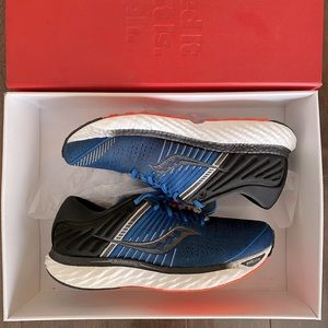 Saucony Triumph 17 Mens size 10.5